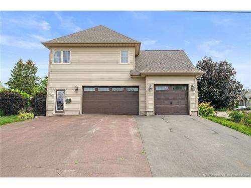 53 Gillespie St, Dieppe, NB 