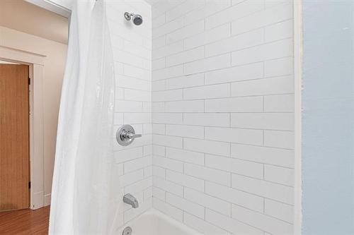 605 Minto St, Winnipeg, MB 