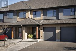 110 LARIMAR CIRCLE Ottawa, ON K1X 0B6