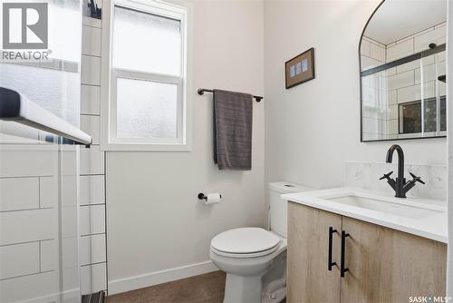 1024 6Th Street E, Saskatoon, SK - Indoor Photo Showing Bathroom