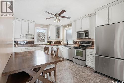 1024 6Th Street E, Saskatoon, SK - Indoor Photo Showing Kitchen