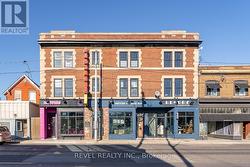 302 - 657 BARTON STREET E  Hamilton, ON L8L 3A3