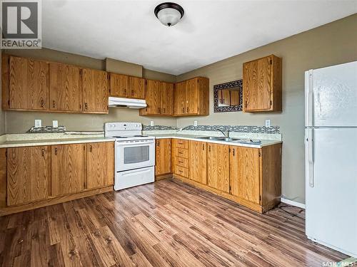 406 Birch Drive, Maidstone, SK - Indoor Photo Showing Kitchen With Double Sink