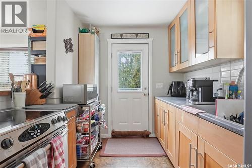 514 4Th Street E, Saskatoon, SK - Indoor Photo Showing Kitchen
