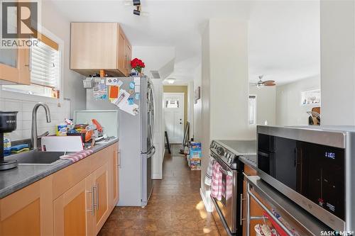 514 4Th Street E, Saskatoon, SK - Indoor Photo Showing Kitchen