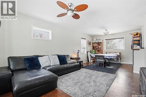 514 4Th Street E, Saskatoon, SK - Indoor Photo Showing Living Room