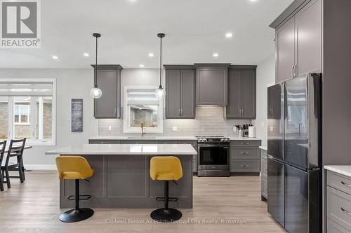 467 Warren Street, Goderich (Goderich (Town)), ON - Indoor Photo Showing Kitchen With Upgraded Kitchen