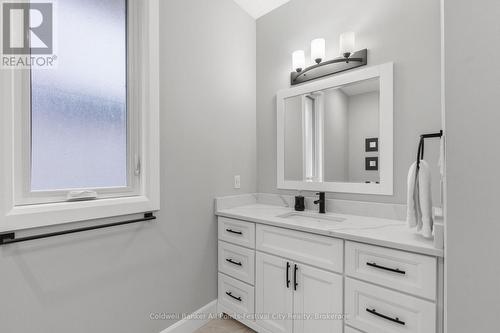 467 Warren Street, Goderich (Goderich (Town)), ON - Indoor Photo Showing Bathroom