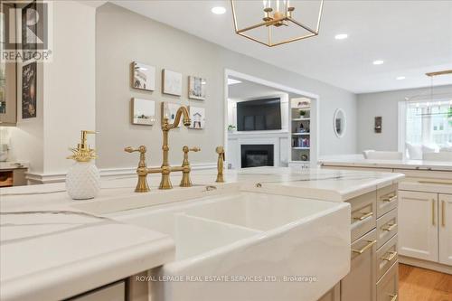 14 Dubarry Boulevard, Hamilton, ON - Indoor Photo Showing Kitchen