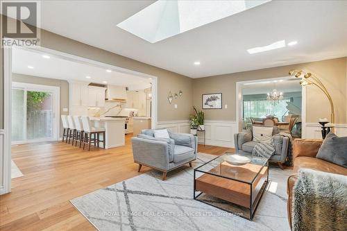14 Dubarry Boulevard, Hamilton, ON - Indoor Photo Showing Living Room