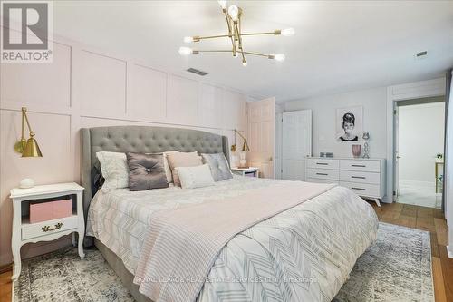 14 Dubarry Boulevard, Hamilton, ON - Indoor Photo Showing Bedroom
