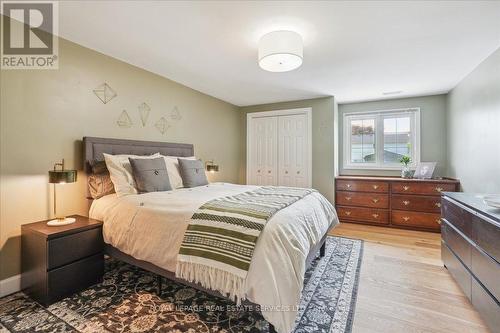 14 Dubarry Boulevard, Hamilton, ON - Indoor Photo Showing Bedroom