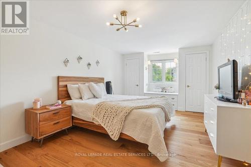 14 Dubarry Boulevard, Hamilton, ON - Indoor Photo Showing Bedroom