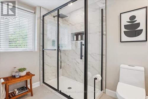 14 Dubarry Boulevard, Hamilton, ON - Indoor Photo Showing Bathroom
