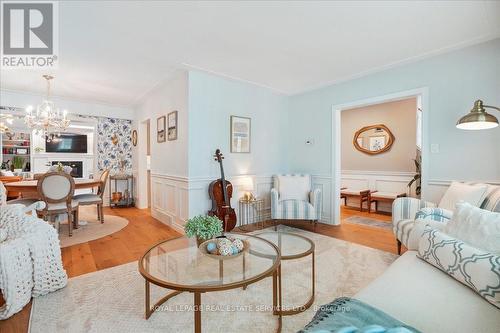 14 Dubarry Boulevard, Hamilton, ON - Indoor Photo Showing Living Room