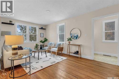 1115 9Th Street E, Saskatoon, SK - Indoor Photo Showing Living Room