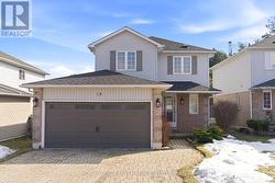15 MAXWELL COURT  Clarington (Bowmanville), ON L1C 4X6