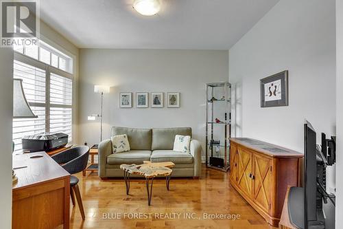 6 - 2014 Valleyrun Boulevard S, London North (North R), ON 
