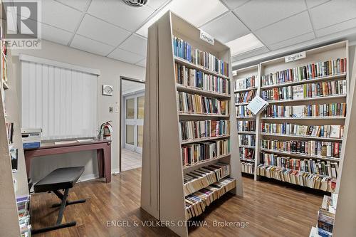 303 - 158A Mcarthur Avenue, Ottawa, ON - Indoor Photo Showing Office