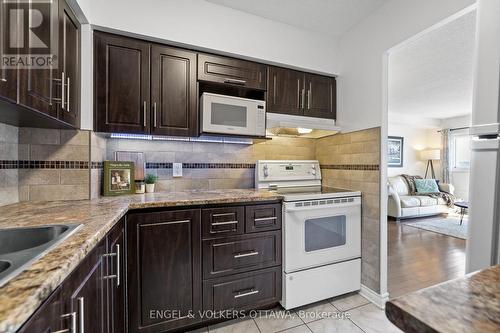 303 - 158A Mcarthur Avenue, Ottawa, ON - Indoor Photo Showing Kitchen