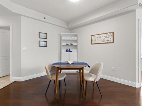 213 10 Regency Park Drive, Halifax, NS 