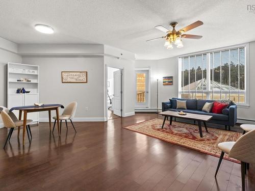213 10 Regency Park Drive, Halifax, NS 