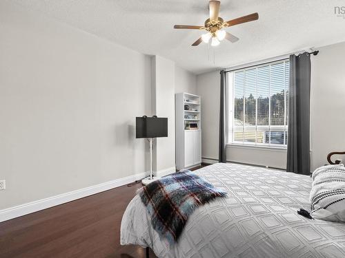 213 10 Regency Park Drive, Halifax, NS 