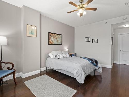 213 10 Regency Park Drive, Halifax, NS 