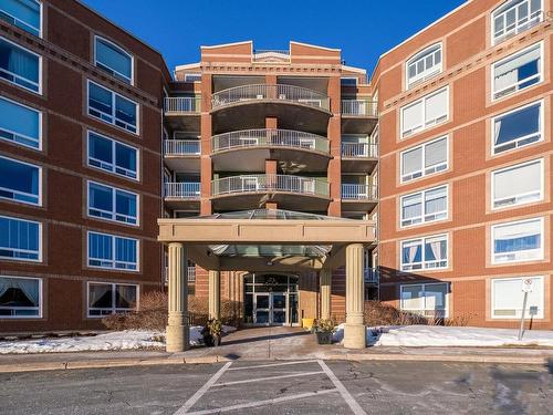 213 10 Regency Park Drive  Halifax, NS B3S 1P2