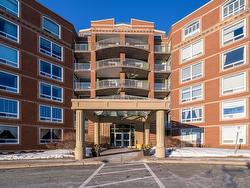 213 10 Regency Park Drive  Halifax, NS B3S 1P2