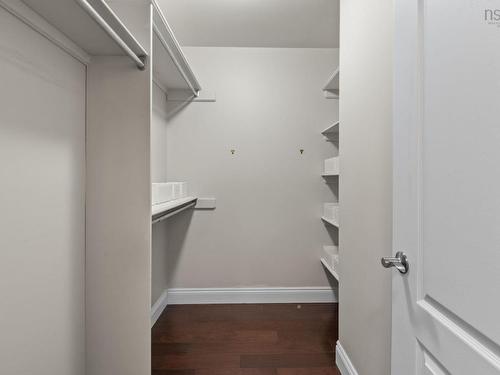 213 10 Regency Park Drive, Halifax, NS 