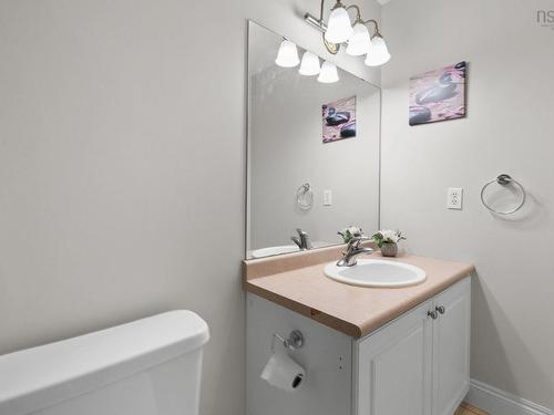 213 10 Regency Park Drive, Halifax, NS 