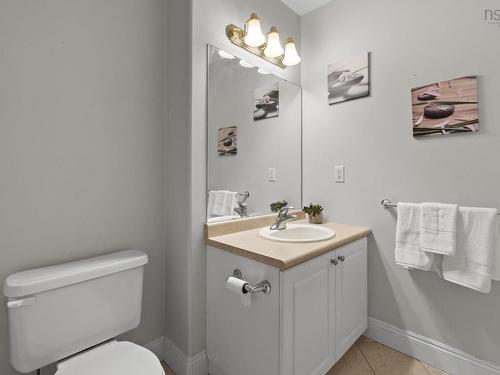 213 10 Regency Park Drive, Halifax, NS 