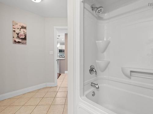 213 10 Regency Park Drive, Halifax, NS 
