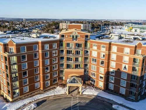 213 10 Regency Park Drive, Halifax, NS 