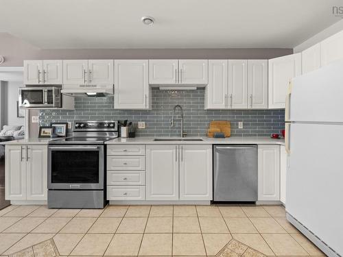 213 10 Regency Park Drive, Halifax, NS 
