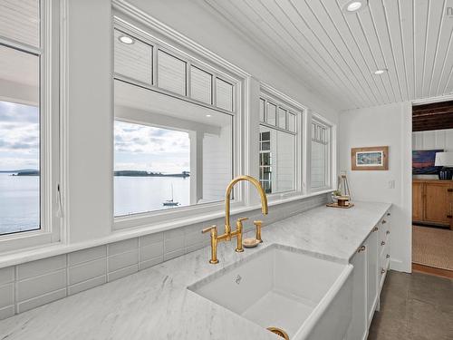 15 Fredas Point Drive, Chester, NS 