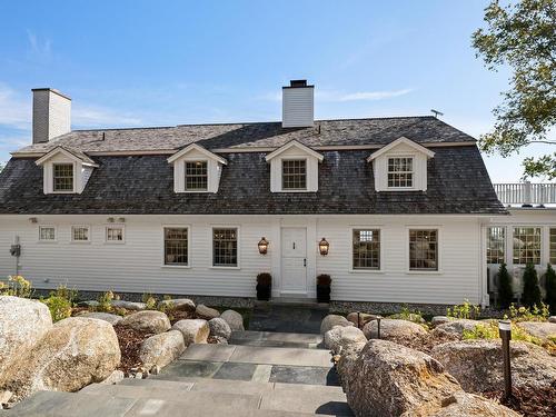 15 Fredas Point Drive, Chester, NS 