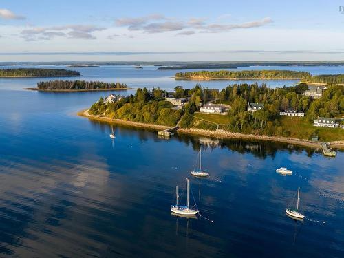 15 Fredas Point Drive, Chester, NS 