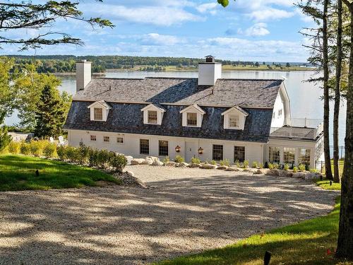 15 Fredas Point Drive, Chester, NS 