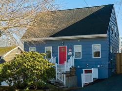 18 Forest Hill Drive  Halifax, NS B3M 1X4