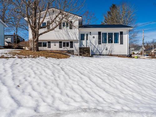 2 Pinecrest Boulevard, Bridgewater, NS 