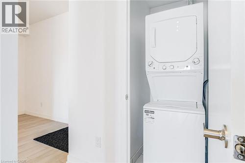 550 North Service Road Unit# 516, Grimsby, ON - Indoor Photo Showing Laundry Room