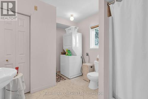 50 South Drive, Kitchener, ON - Indoor Photo Showing Bathroom