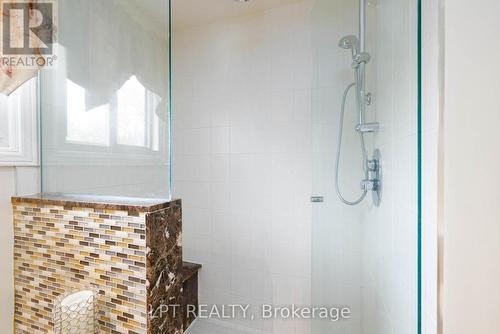 54 Meyer Circle, Markham, ON - Indoor Photo Showing Bathroom