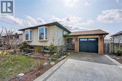 9 SIDARE Court Grimsby, ON L3M 4E8