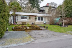 1051 Chesterfield Rd  Saanich, BC V8Z 2T9