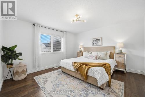 4875 Valera Road, Burlington, ON - Indoor Photo Showing Bedroom