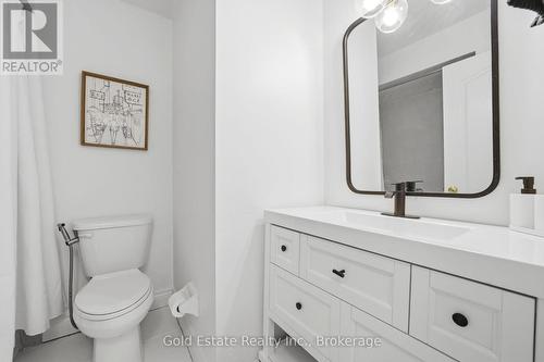 4875 Valera Road, Burlington, ON - Indoor Photo Showing Bathroom