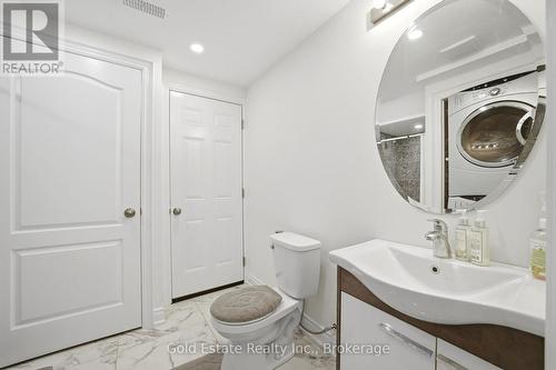 4875 Valera Road, Burlington, ON - Indoor Photo Showing Laundry Room